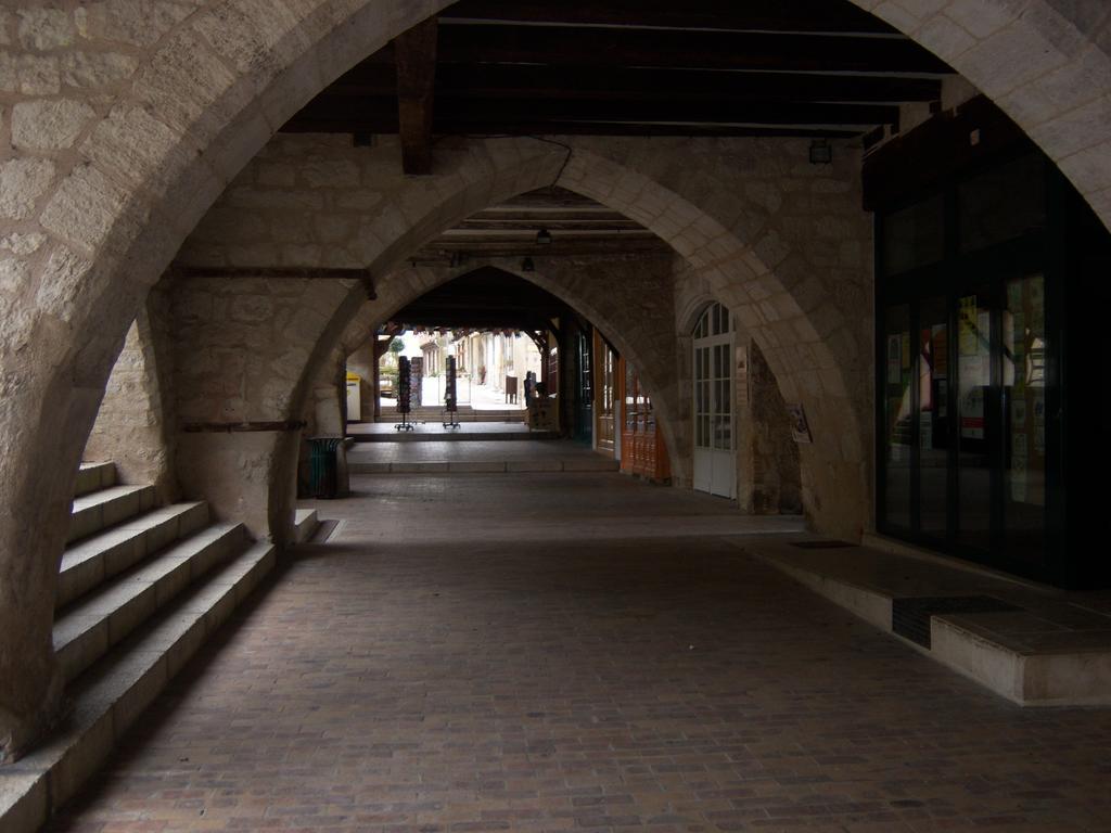Petit Gite Des Augustins 蒙弗朗坎 外观 照片